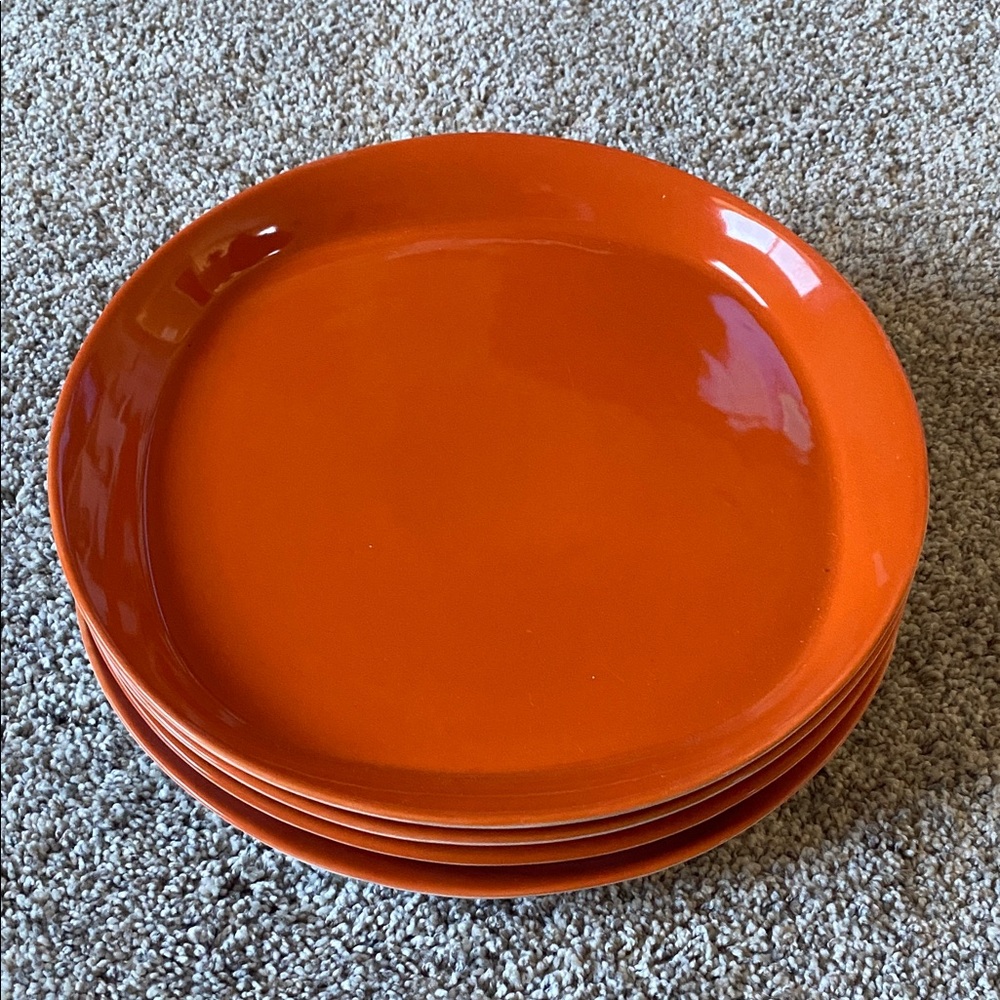 Rachael Ray Orange Round & Square 1” Deep. Ceramic Dinner Plates. Set of 4.